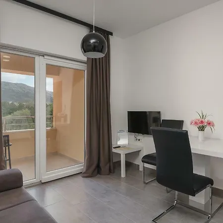 Sky & * קאבטאט