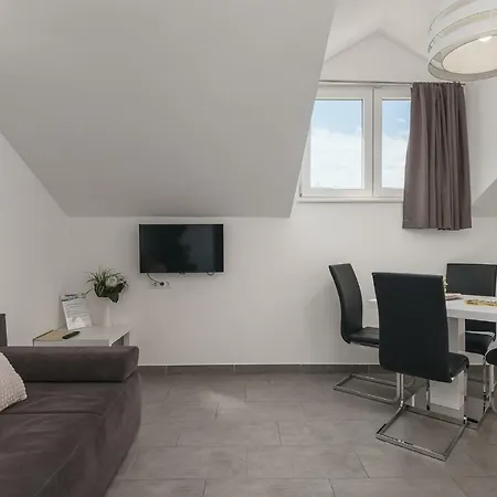 Sky & * קאבטאט